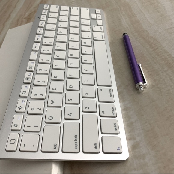 Stylus + Ultra-Slim Wireless Keyboard New in Box - Picture 4 of 4